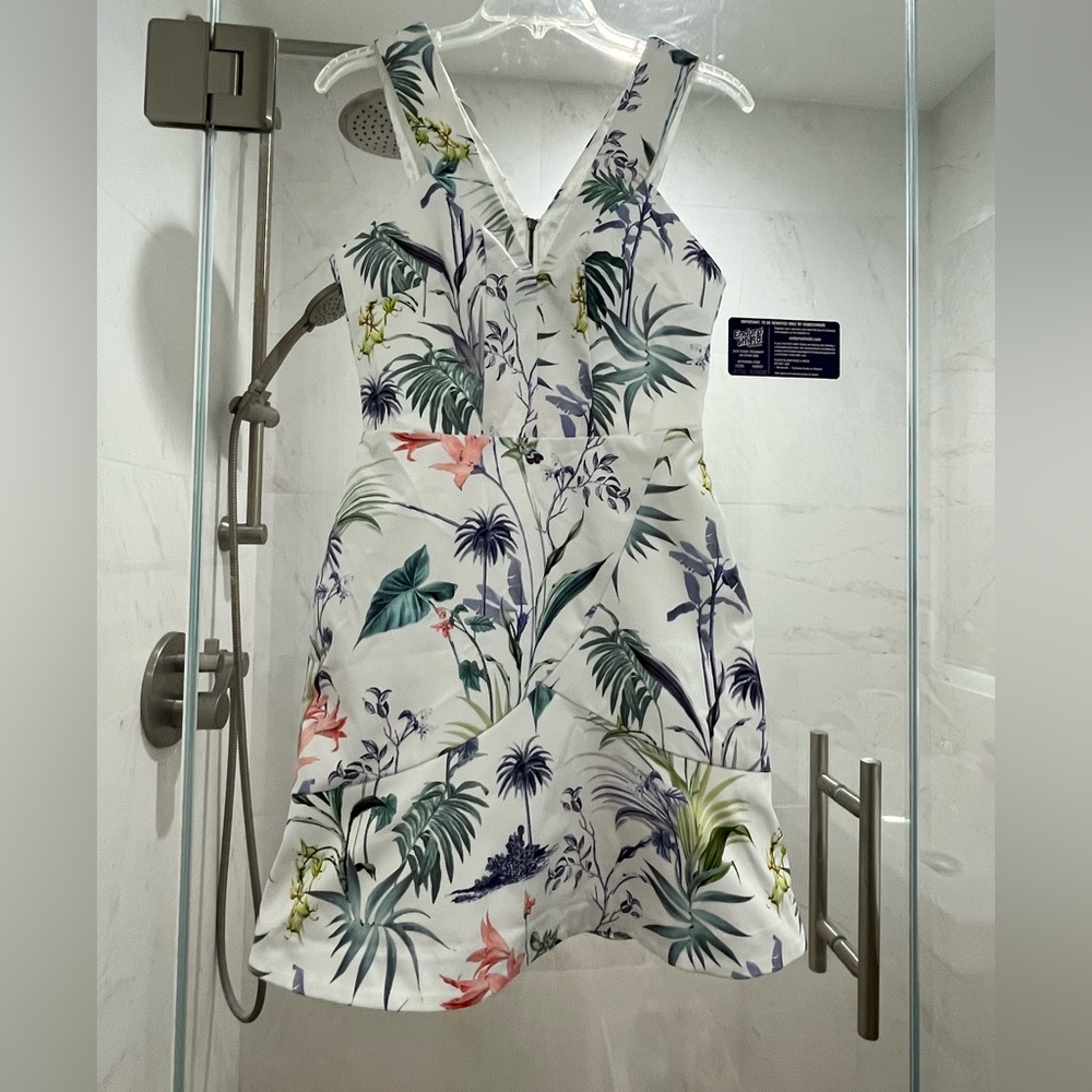 Super cute New with tags lined summer dress